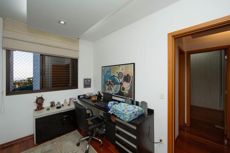 Apartamento à venda com 166m², 4 quartos e 3 vagasQUARTO2