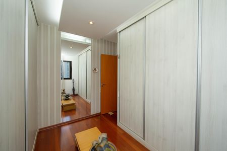 Apartamento à venda com 166m², 4 quartos e 3 vagasQUARTO3