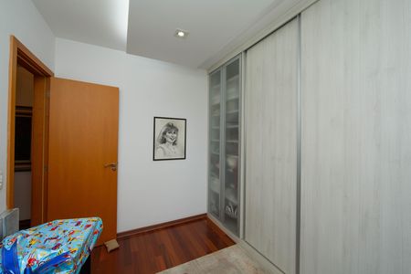Apartamento à venda com 166m², 4 quartos e 3 vagasQUARTO2