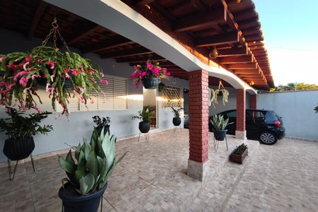 Casa à venda com 212m², 3 quartos e 3 vagas Casa à venda com 212m², 3 quartos e 3 vagasQuintal - Garagem