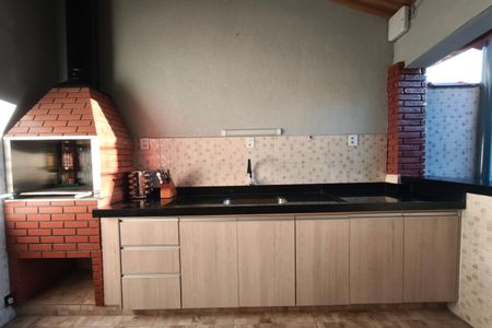 Casa à venda com 212m², 3 quartos e 3 vagas Casa à venda com 212m², 3 quartos e 3 vagasÁrea gourmet
