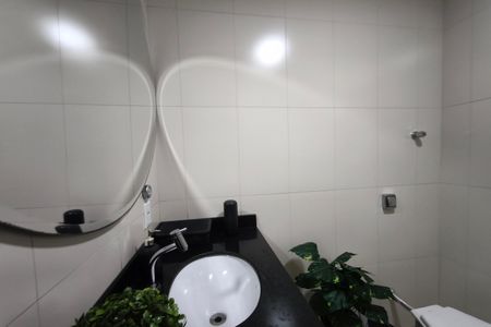 Banheiro de casa à venda com 3 quartos, 212m² em Parque Tropical, Campinas