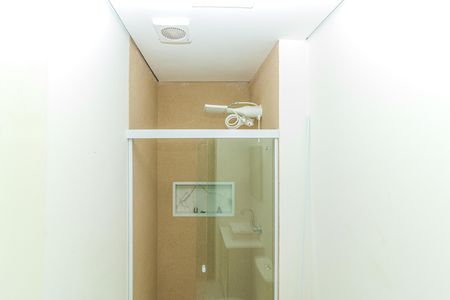 Banheiro de kitnet/studio à venda com 1 quarto, 30m² em Jardim Sabara, São Paulo
