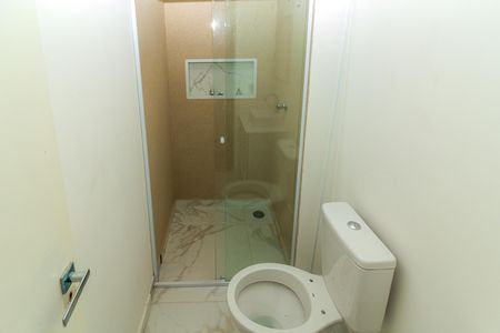 Banheiro de kitnet/studio à venda com 1 quarto, 30m² em Jardim Sabara, São Paulo