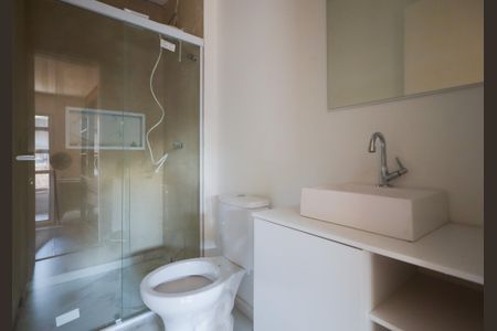 Banheiro de kitnet/studio à venda com 1 quarto, 30m² em Jardim Sabara, São Paulo