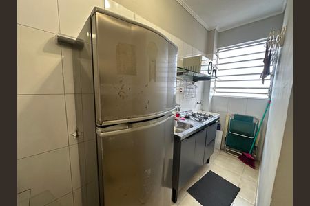 Cozinha de apartamento para alugar com 1 quarto, 40m² em Centro, São Vicente