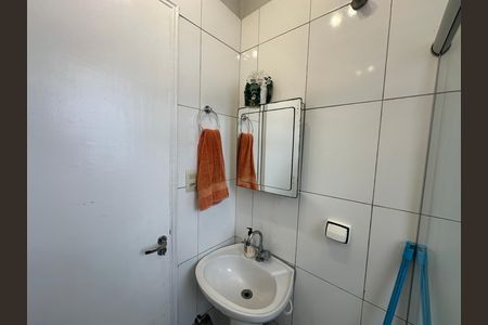 Banheiro de apartamento para alugar com 1 quarto, 40m² em Centro, São Vicente