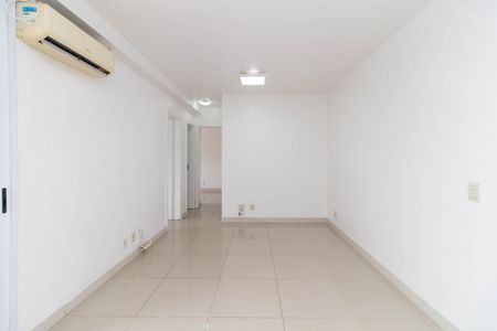 Sala de apartamento para alugar com 4 quartos, 52m² em Cristal, Porto Alegre