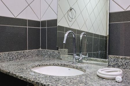 Casa para alugar com 120m², 2 quartos e 3 vagas Casa para alugar com 120m², 2 quartos e 3 vagasBanheiro