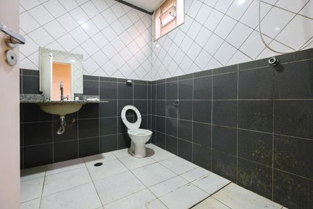 Casa para alugar com 120m², 2 quartos e 3 vagas Casa para alugar com 120m², 2 quartos e 3 vagasBanheiro
