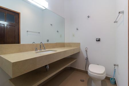 Casa de condomínio para alugar com 110m², 4 quartos e 1 vaga Casa de condomínio para alugar com 110m², 4 quartos e 1 vagaBanheiro