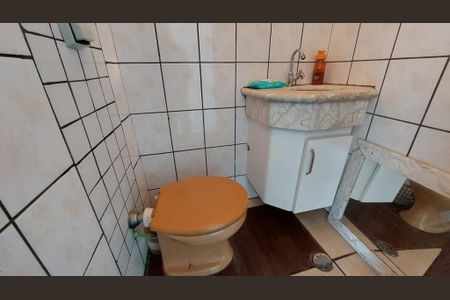 Casa à venda com 256m², 5 quartos e 2 vagas Casa à venda com 256m², 5 quartos e 2 vagasBanheiro