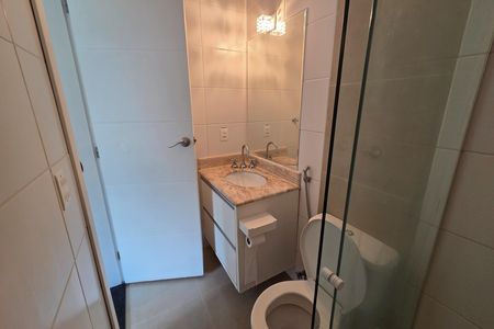 Casa de condomínio para alugar com 154m², 3 quartos e 4 vagas Casa de condomínio para alugar com 154m², 3 quartos e 4 vagasBanheiro da Suíte 2