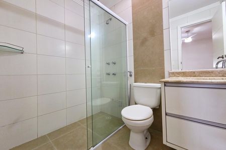 Casa de condomínio para alugar com 154m², 3 quartos e 4 vagas Casa de condomínio para alugar com 154m², 3 quartos e 4 vagasBanheiro da Suíte 1
