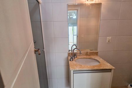 Casa de condomínio para alugar com 154m², 3 quartos e 4 vagas Casa de condomínio para alugar com 154m², 3 quartos e 4 vagasBanheiro da Suíte 3