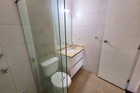 Casa de condomínio para alugar com 154m², 3 quartos e 4 vagas Casa de condomínio para alugar com 154m², 3 quartos e 4 vagasBanheiro da Suíte 1