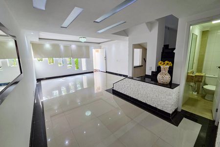 Casa de condomínio para alugar com 154m², 3 quartos e 4 vagas Casa de condomínio para alugar com 154m², 3 quartos e 4 vagasSala