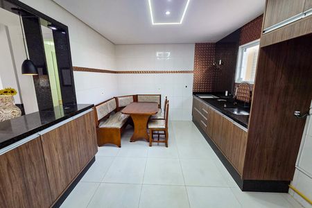 Casa de condomínio para alugar com 154m², 3 quartos e 4 vagas Casa de condomínio para alugar com 154m², 3 quartos e 4 vagasCozinha