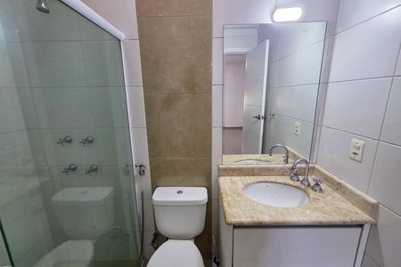 Casa de condomínio para alugar com 154m², 3 quartos e 4 vagas Casa de condomínio para alugar com 154m², 3 quartos e 4 vagasBanheiro da Suíte 1