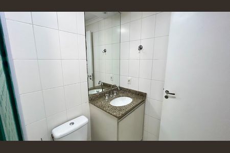 Apartamento à venda com 75m², 2 quartos e 2 vagas Apartamento à venda com 75m², 2 quartos e 2 vagasBanheiro da Suíte