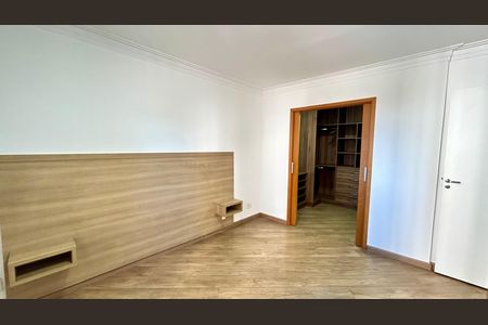Apartamento à venda com 75m², 2 quartos e 2 vagas Apartamento à venda com 75m², 2 quartos e 2 vagasQuarto Suíte