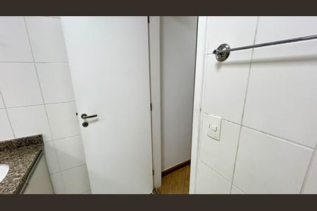 Apartamento à venda com 75m², 2 quartos e 2 vagas Apartamento à venda com 75m², 2 quartos e 2 vagasBanheiro da Suíte
