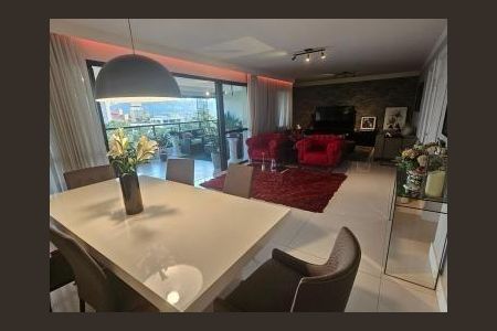 Apartamento para alugar com 3 quartos, 210m² em Santo Amaro, São Paulo