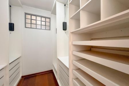 Casa à venda com 4 quartos, 325m² em Jardim Soleil, Valinhos