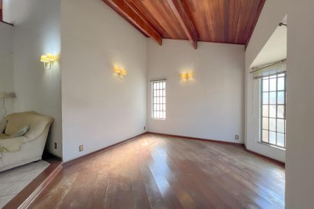 Casa à venda com 4 quartos, 325m² em Jardim Soleil, Valinhos