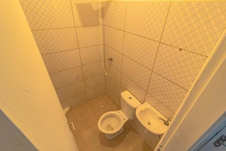 Banheiro de apartamento para alugar com 2 quartos, 35m² em Cidade Ademar, São Paulo