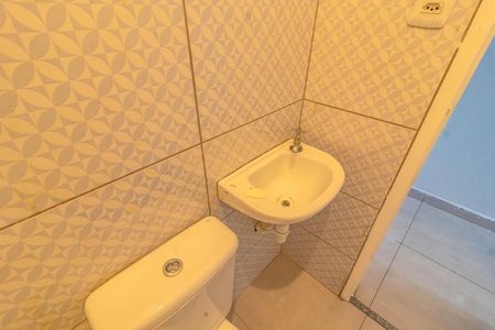 Banheiro de apartamento para alugar com 2 quartos, 35m² em Cidade Ademar, São Paulo