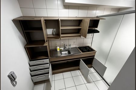 Cozinha de apartamento para alugar com 1 quarto, 34m² em Vila Suzana, São Paulo