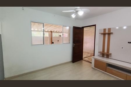 Casa para alugar com 2 quartos, 125m² em Vila Nova Amorim, Suzano