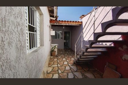 Quintal  de casa para alugar com 2 quartos, 125m² em Vila Nova Amorim, Suzano