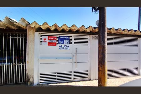 Fachada  de casa para alugar com 2 quartos, 125m² em Vila Nova Amorim, Suzano