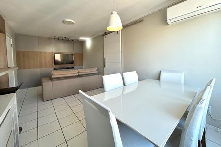 Sala  de apartamento para alugar com 3 quartos, 81m² em Estreito, Florianópolis