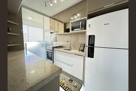 Cozinha de apartamento para alugar com 3 quartos, 81m² em Estreito, Florianópolis