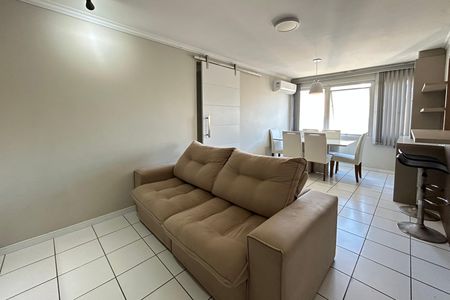 Sala  de apartamento para alugar com 3 quartos, 81m² em Estreito, Florianópolis