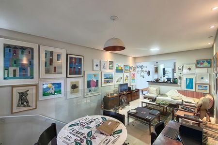 Sala de casa de condomínio para alugar com 2 quartos, 74m² em Maracanã, Praia Grande