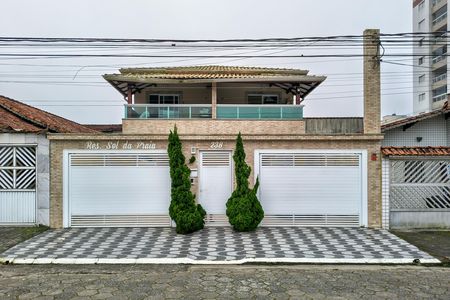 Fachada de casa de condomínio para alugar com 2 quartos, 74m² em Maracanã, Praia Grande