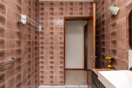 Casa para alugar com 100m², 2 quartos e 2 vagas Casa para alugar com 100m², 2 quartos e 2 vagasBanheiro