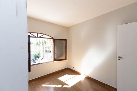 Quarto 1 de casa para alugar com 2 quartos, 90m² em Parque Casa de Pedra, São Paulo
