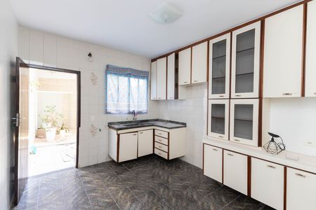 Casa para alugar com 90m², 2 quartos e 1 vagaCozinha - Armários