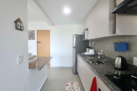 Cozinha de apartamento para alugar com 1 quarto, 56m² em Balneario Cidade Atlantica, Guarujá