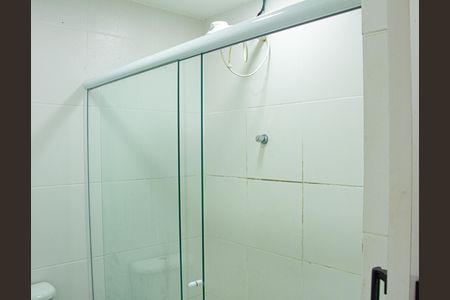 Banheiro 1 de casa de condomínio para alugar com 2 quartos, 78m² em Guaratiba, Rio de Janeiro