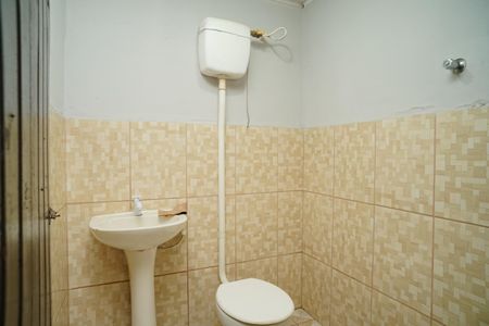 Casa para alugar com 70m², 1 quarto e 2 vagasBanheiro de serviço