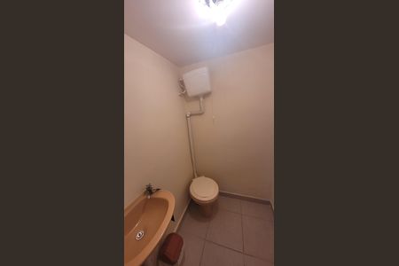 Casa para alugar com 250m², 4 quartos e 2 vagas Casa para alugar com 250m², 4 quartos e 2 vagasBanheiro de serviço