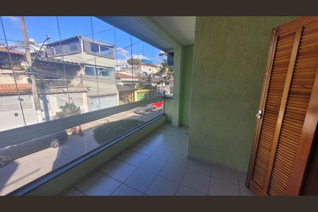 Casa para alugar com 250m², 4 quartos e 2 vagas Casa para alugar com 250m², 4 quartos e 2 vagasVaranda