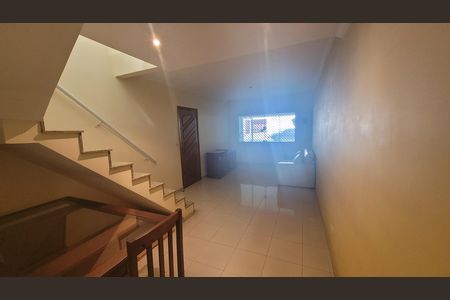 Casa para alugar com 250m², 4 quartos e 2 vagas Casa para alugar com 250m², 4 quartos e 2 vagasSala