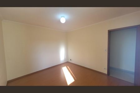 Casa para alugar com 250m², 4 quartos e 2 vagas Casa para alugar com 250m², 4 quartos e 2 vagasQuarto 2